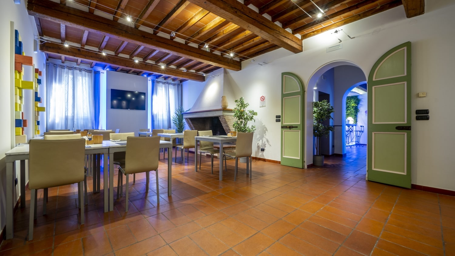 Hotel Gualtieri | Albergo Ligabue